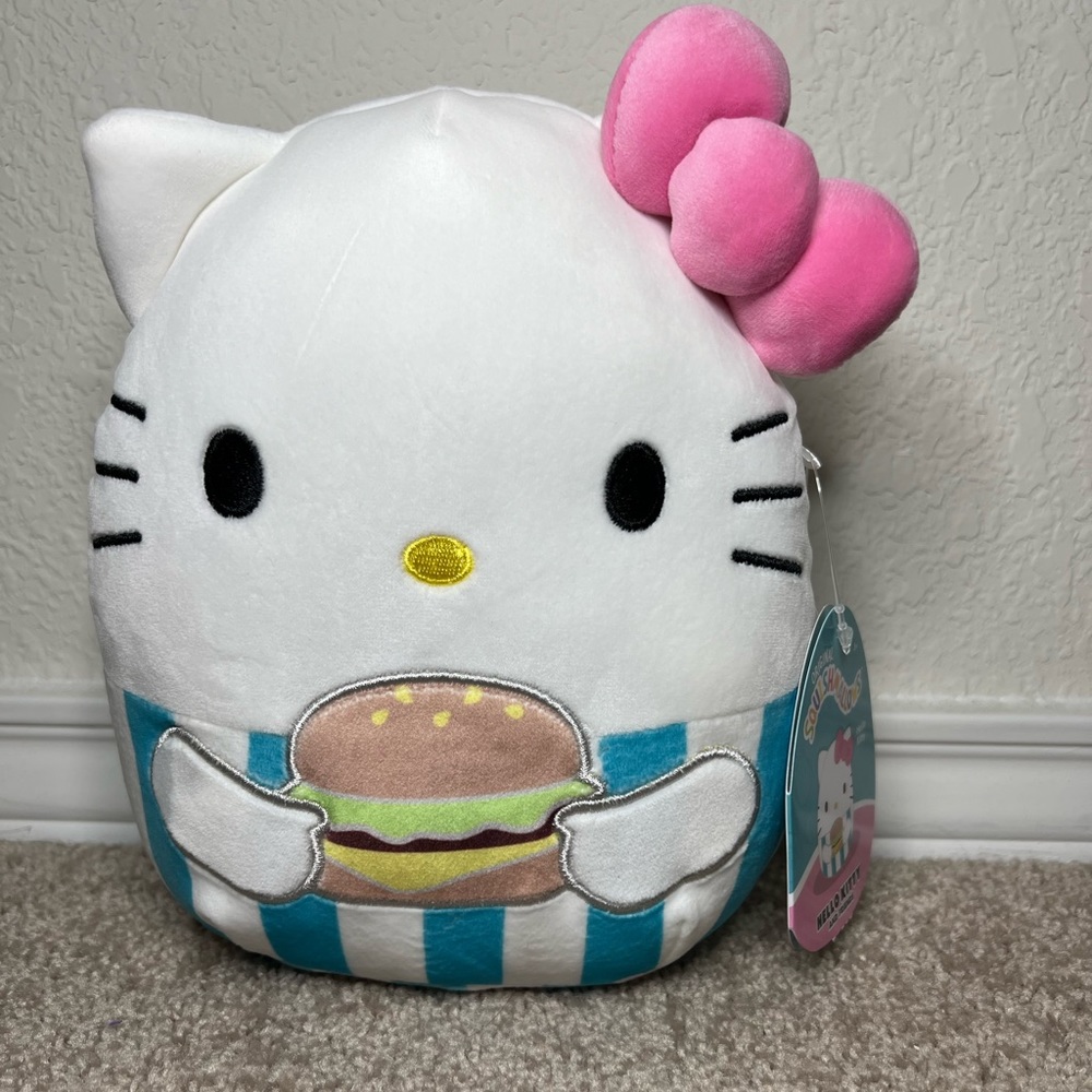 New Hello Kitty w/Burger Squishmallow